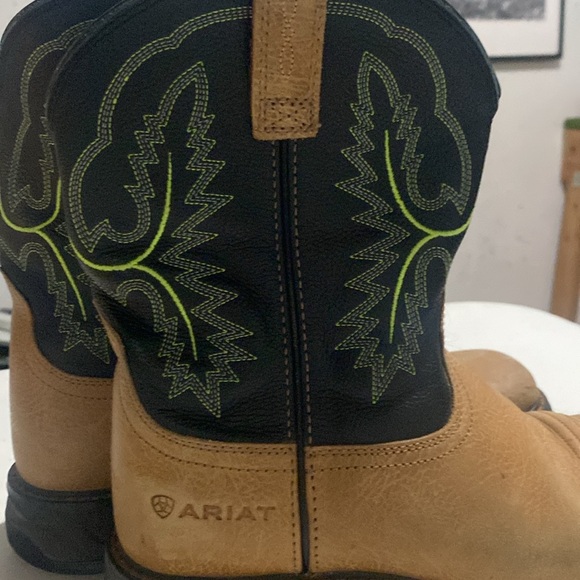 Ariat Boots - Picture 2 of 6